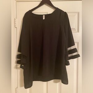 Zenana Elegant Black Women's Top.Bell Sleeves.Size 1X. Plus.Excellent Condition